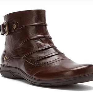 Clarks Women's Christine Club Ankle Boot Bark Brown Size 9 M